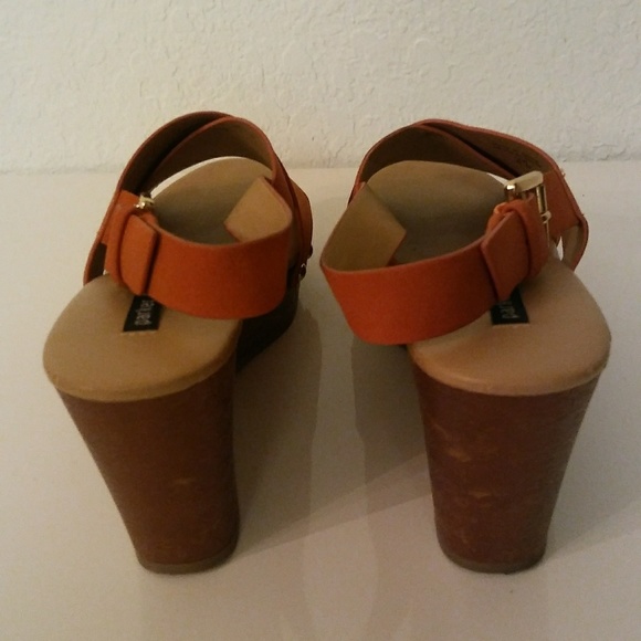 Parker & Sky Strappy Orange Buckle Slip on Sandals - Picture 4 of 8